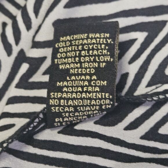 Milano Women Large Top Black White Geometric Pattern Long Sleeve V Neck Blouse - Picture 5 of 7